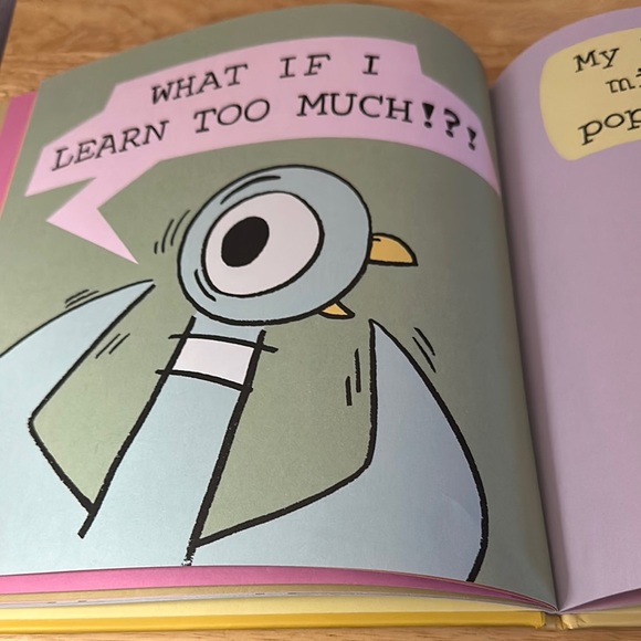 Yellow Bird Book - The Pigeon HAS to Go to School! - Picture 4 of 5